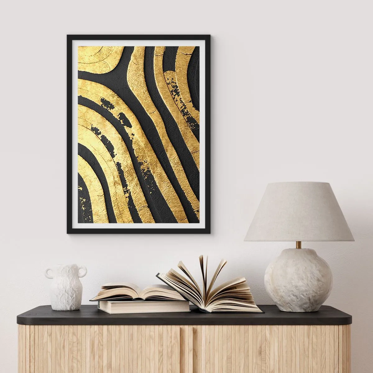 Póster en marco negro - Líneas doradas sobre un fondo oscuro. - 50x70cm - Todo fluye - Decoración de pared moderna para salón y dormitorio ARTTOR