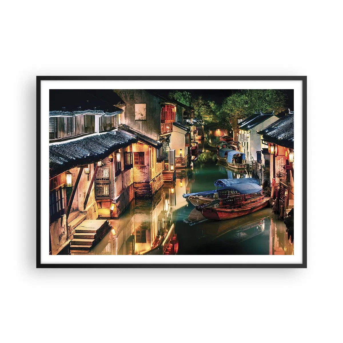 Póster en marco negro - Vista nocturna de los canales con barcos y casas tradicionales. - 100x70cm - Noche en una calle china - Decoración de pared moderna para salón y dormitorio ARTTOR