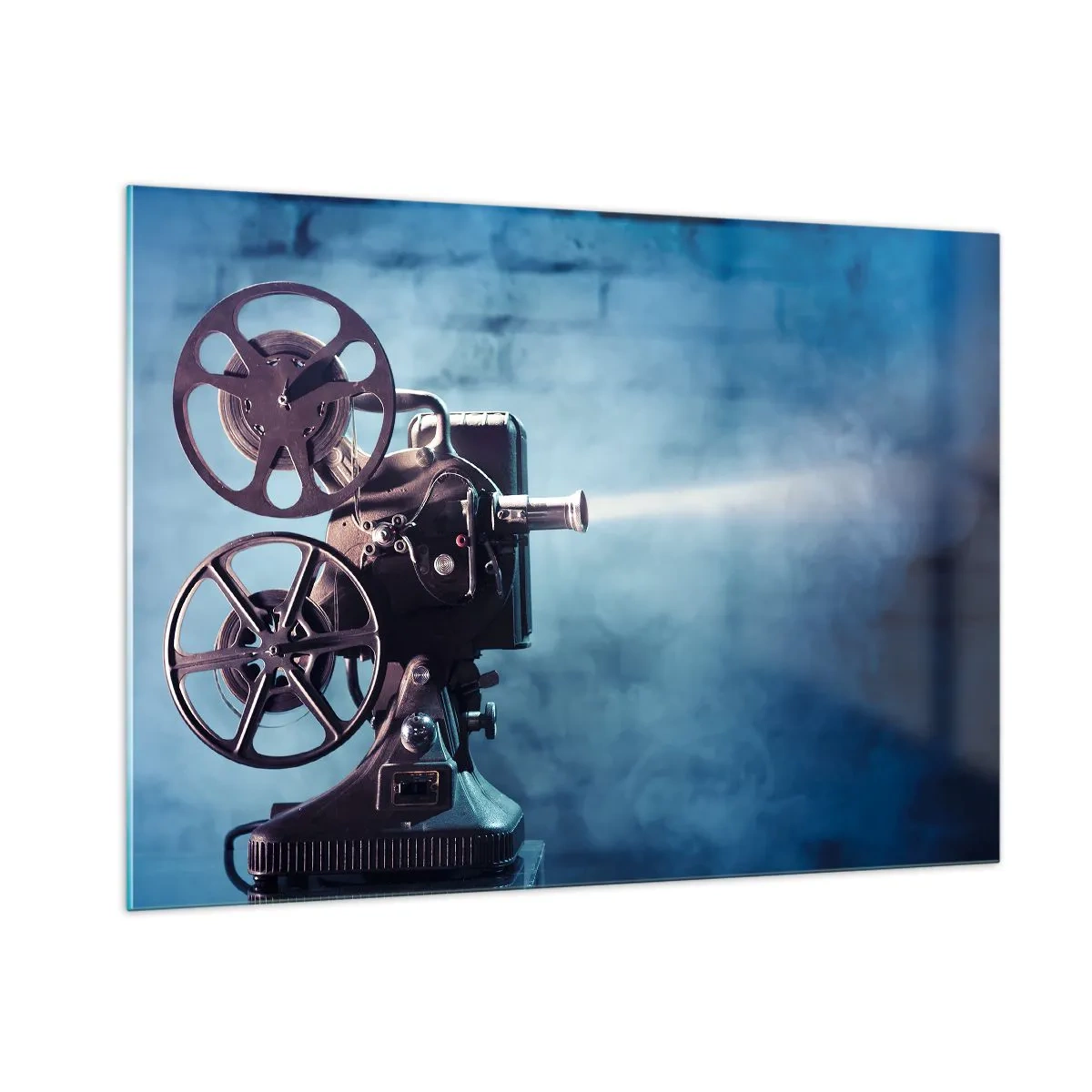 Cuadro sobre vidrio - Impresiones sobre Vidrio - Una cámara de cine de estilo retro contra una pared azul. - 100x70cm - En el antiguo cine - Decoración de pared moderna para salón y dormitorio ARTTOR