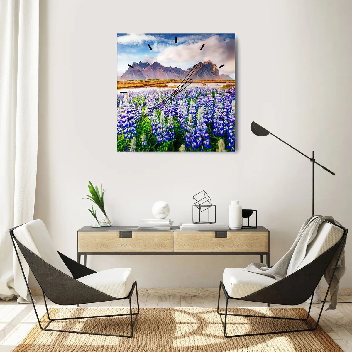 Reloj de pared - Reloj de vidrio - Flores en un paisaje de montaña con un cielo pintoresco. - 30x30cm - La fuerza y la severidad junto a la dulzura - Decoración de pared moderna para salón y dormitorio ARTTOR