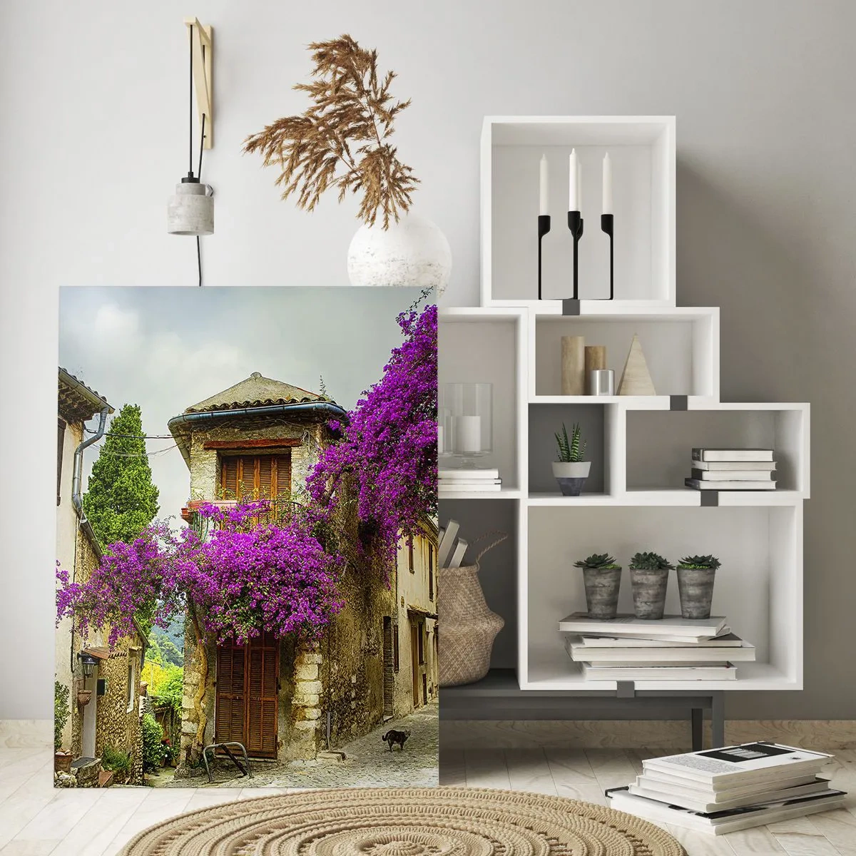 Cuadro sobre vidrio - Impresiones sobre Vidrio - Una calle encantadora con vides rosas en flor y casas de vecindad. - 50x70cm - Bajo un manto de flores - Decoración de pared moderna para salón y dormitorio ARTTOR