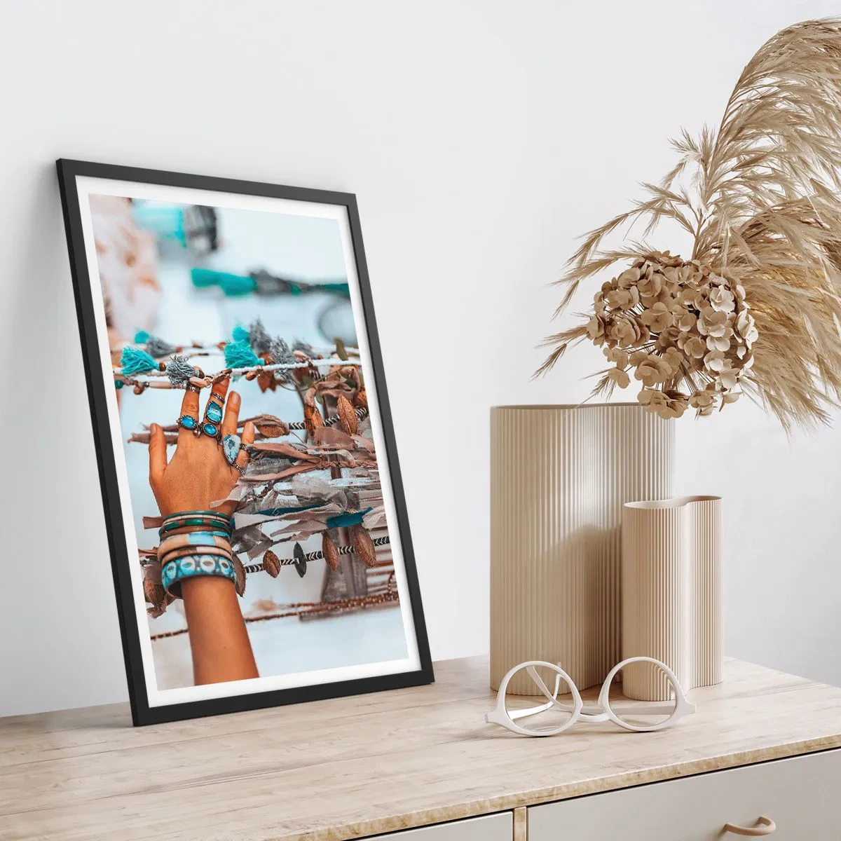 Póster en marco negro - Tesoros locales - 61x91 cm