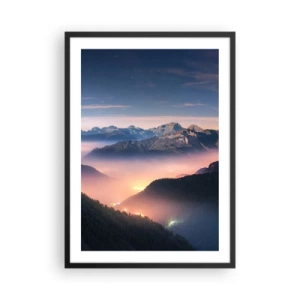 Póster en marco negro - Una vista mágica de los valles montañosos iluminados por la luz nocturna. - 50x70cm - Luz en los valles - Decoración de pared moderna para salón y dormitorio ARTTOR