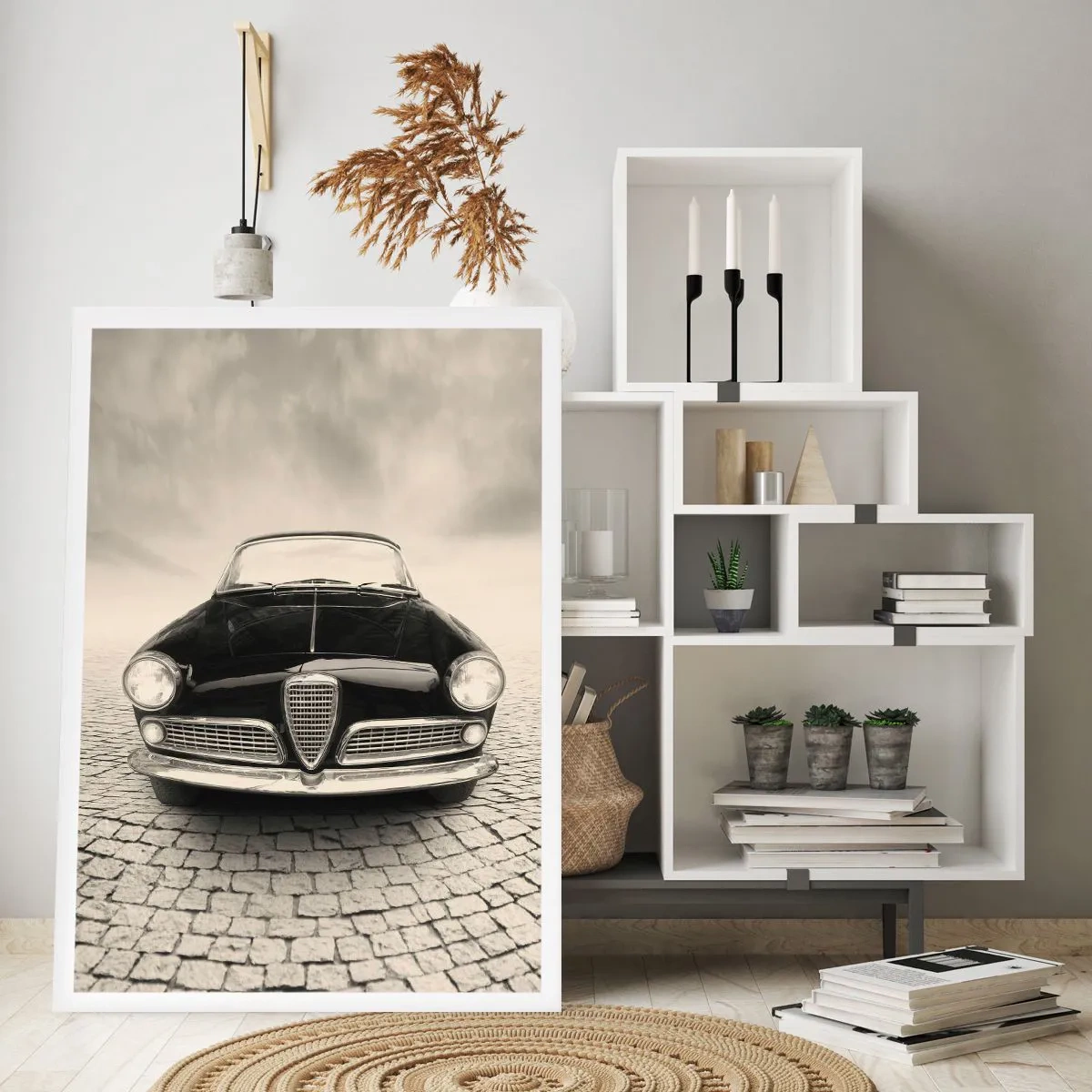 Póster - El frente de un coche clásico en una calle adoquinada - 50x70cm - ¿Y cómo no quererme? - Decoración de pared moderna para salón y dormitorio ARTTOR