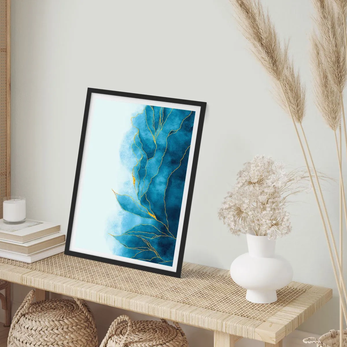 Póster en marco negro - Una composición abstracta en tonos azules con líneas doradas. - 50x70cm - Oro y azul - Decoración de pared moderna para salón y dormitorio ARTTOR