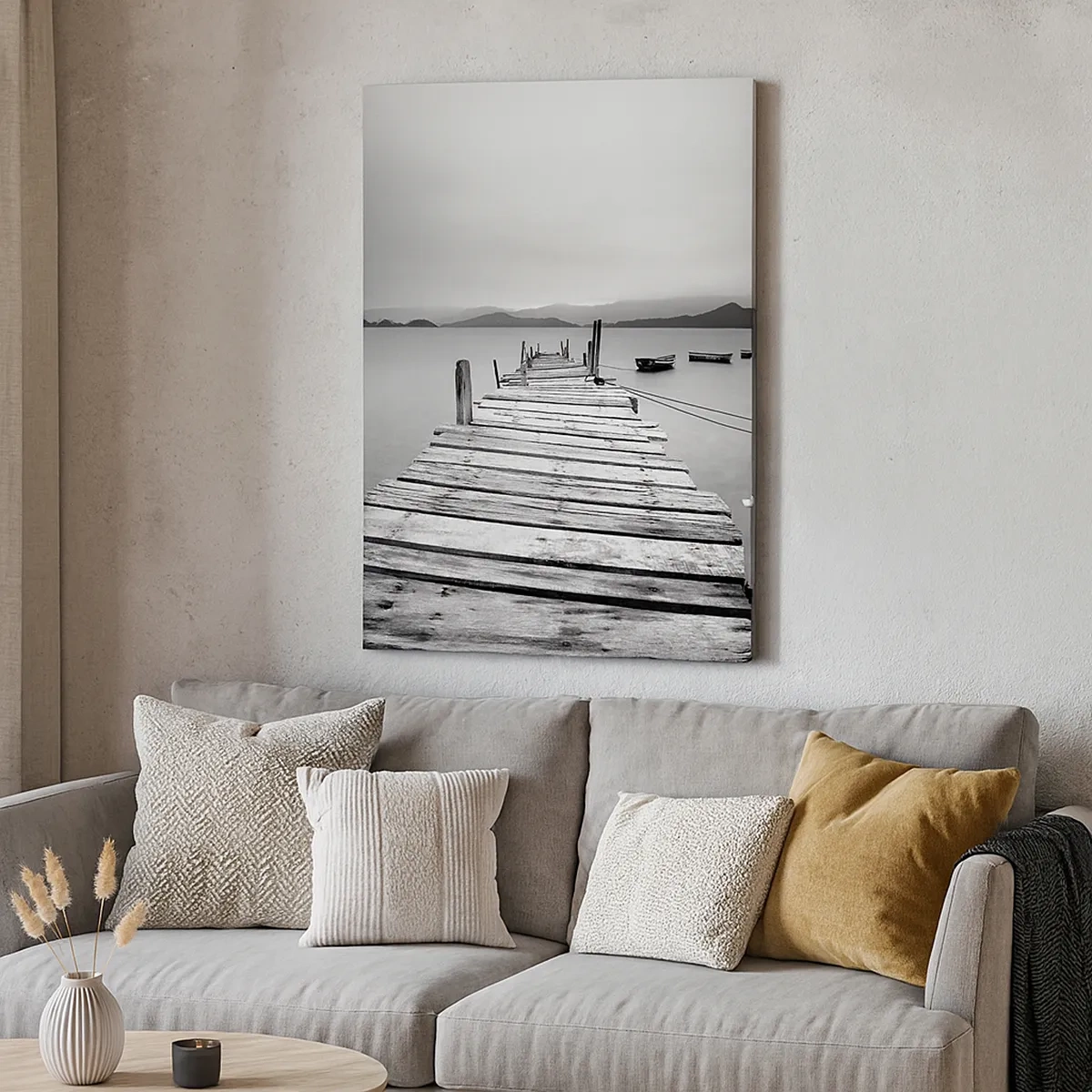 Cuadro sobre lienzo - Impresión de Imagen - Una vista en blanco y negro de un embarcadero de madera y un lago tranquilo. - 50x70cm - Más allá de las montañas, más allá de los mares - Decoración de pared moderna para salón y dormitorio ARTTOR