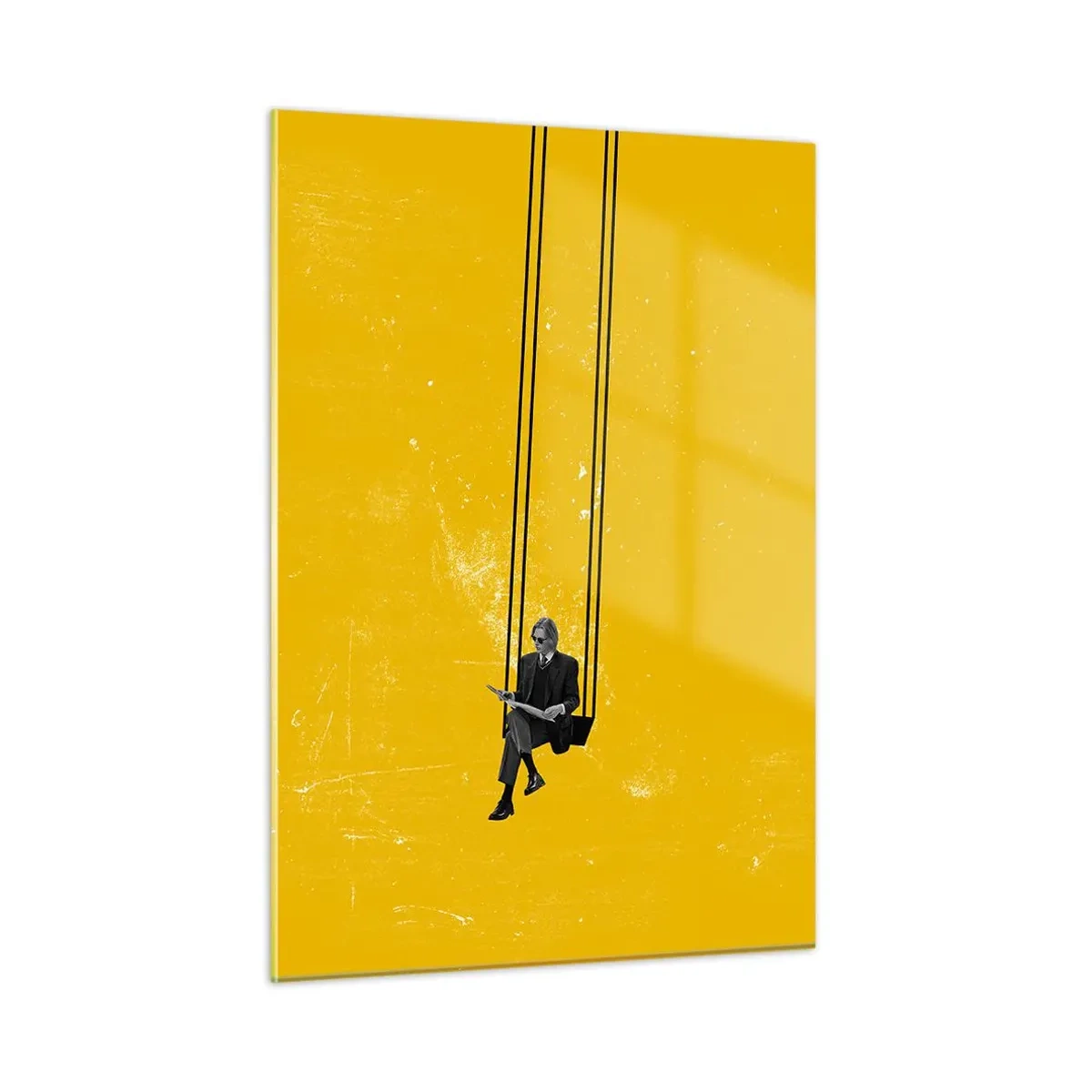 Cuadro sobre vidrio - Impresiones sobre Vidrio - Una figura en un columpio colgando sobre un fondo amarillo. - 50x70cm - Un día como cualquier otro - Decoración de pared moderna para salón y dormitorio ARTTOR