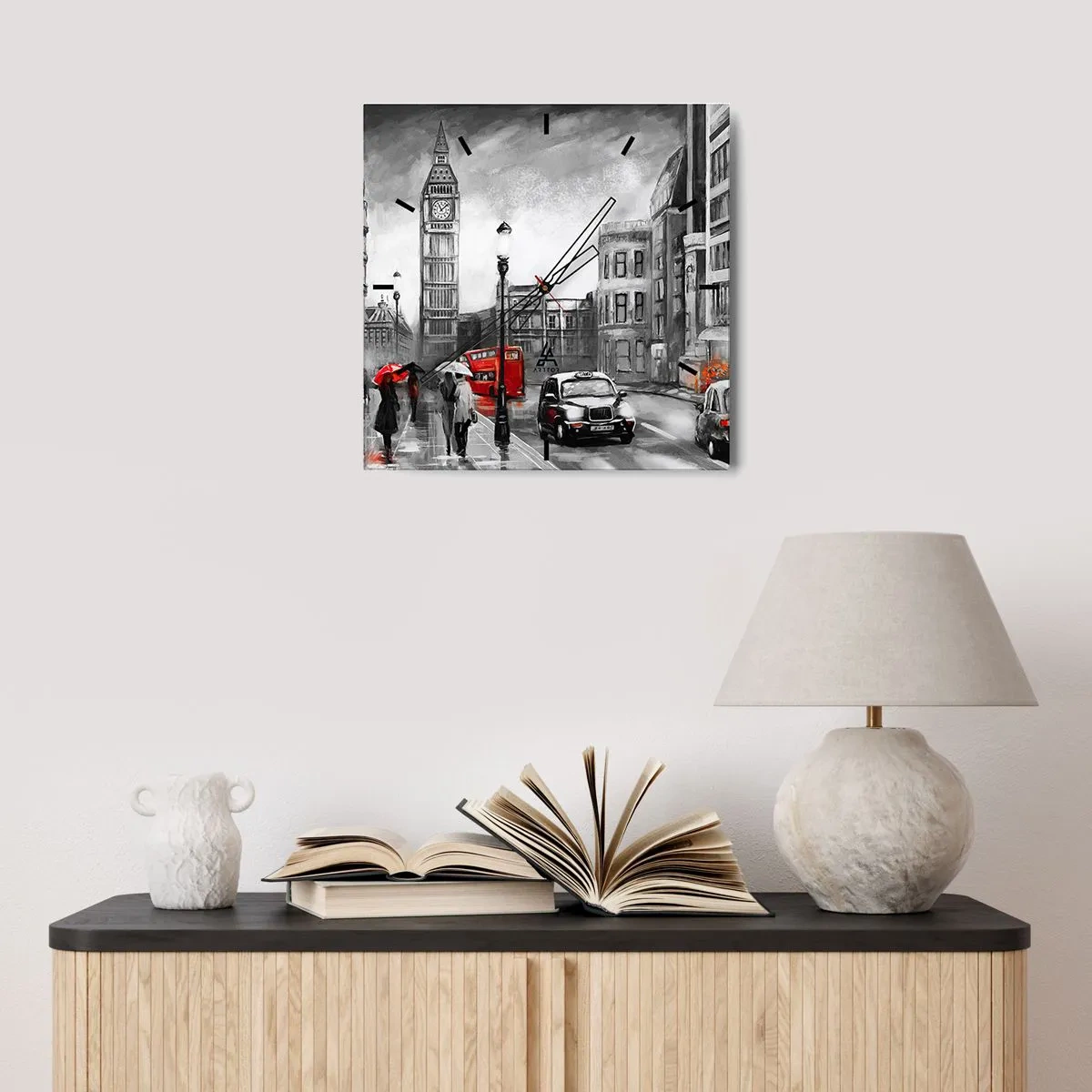Reloj de pared - Reloj de vidrio - Una escena de Londres en blanco y negro con acentos rojos. - 30x30cm - No tan gris como la pintan - Decoración de pared moderna para salón y dormitorio ARTTOR