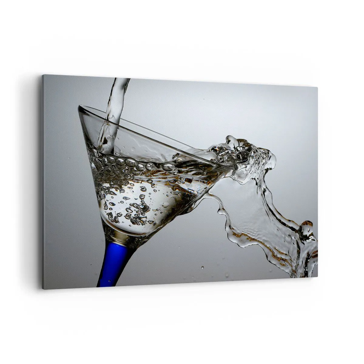 Cuadro sobre lienzo - Impresión de Imagen - Un vaso de agua en movimiento sobre un fondo claro. - 100x70cm - Agua cristalina en vaso de vidrio - Decoración de pared moderna para salón y dormitorio ARTTOR