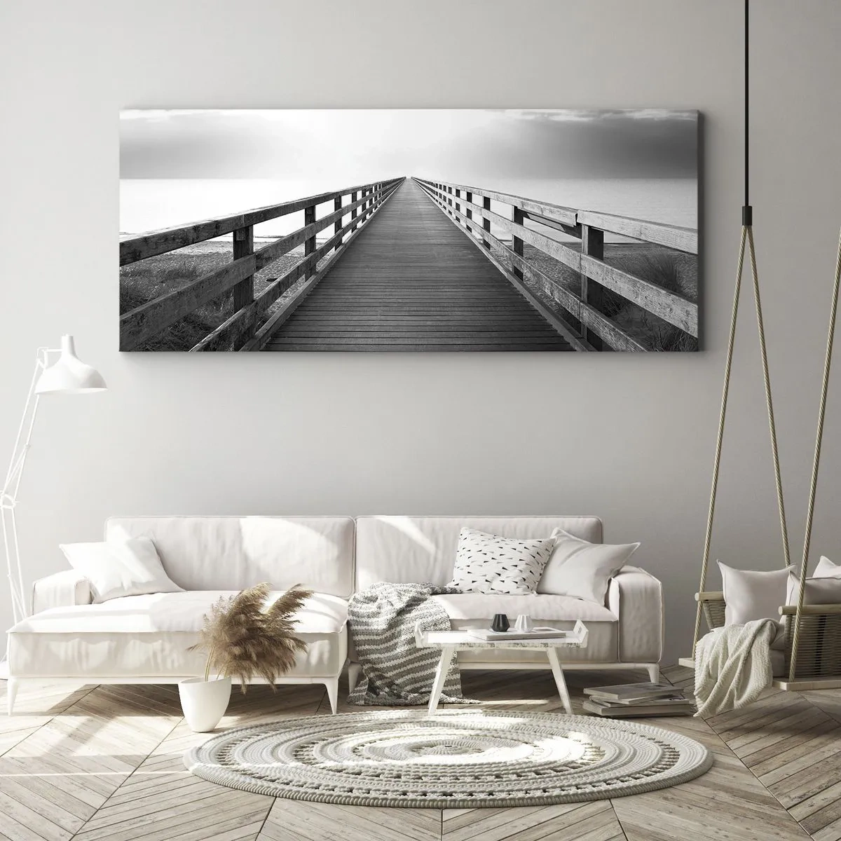 Cuadro sobre lienzo - Impresión de Imagen - Una imagen en blanco y negro de un embarcadero de madera que conduce hacia el horizonte. - 140x50cm - En la distancia... - Decoración de pared moderna para salón y dormitorio ARTTOR
