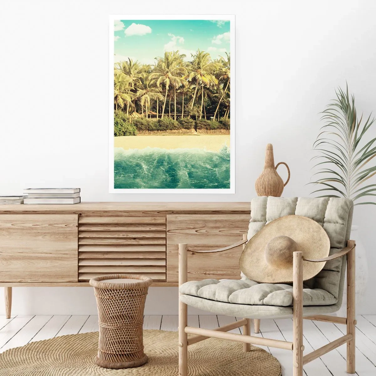 Póster - Playa tropical con palmeras y aguas azules. - 50x70cm - ¿Qué tal aquí? - Decoración de pared moderna para salón y dormitorio ARTTOR