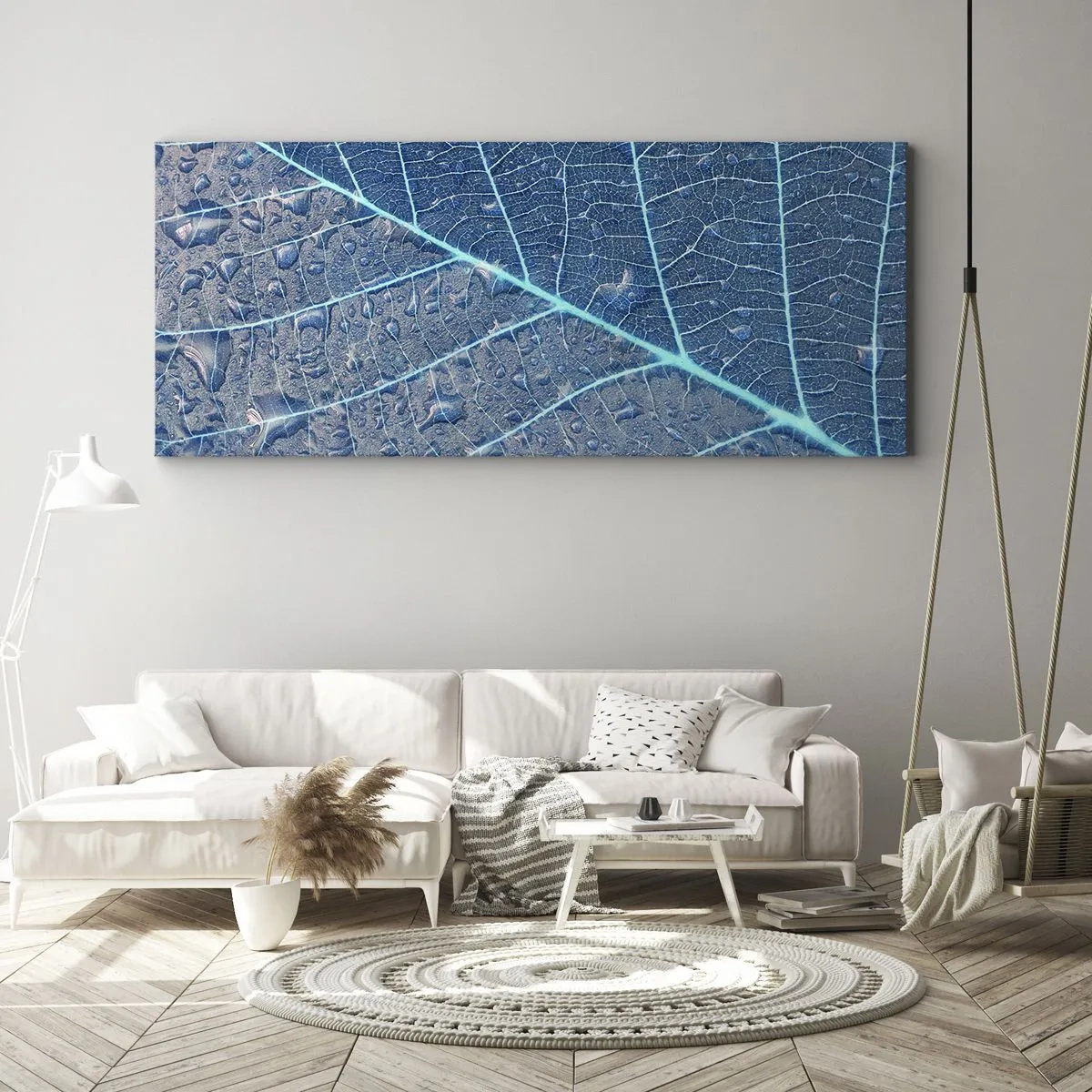 Cuadro sobre lienzo - Impresión de Imagen - Una hoja en tonos azules con gotas de agua. - 160x50cm - Vida en el azul - Decoración de pared moderna para salón y dormitorio ARTTOR