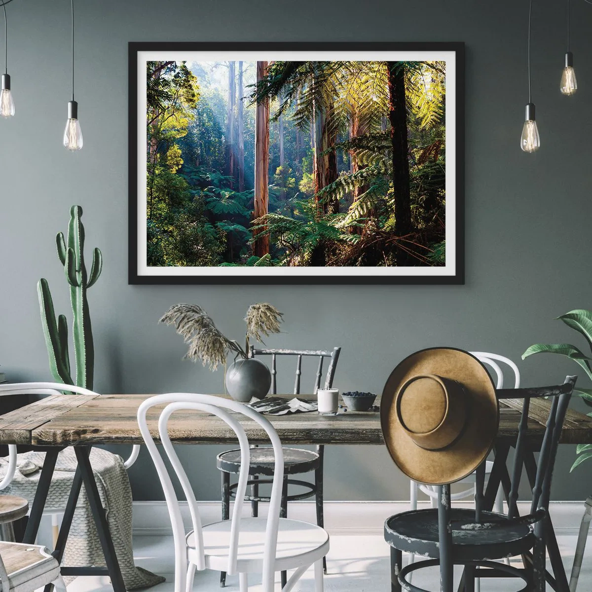Póster en marco negro - Bosque tropical iluminado por los rayos del sol - 100x70cm - Un cuento de hadas del bosque - Decoración de pared moderna para salón y dormitorio ARTTOR