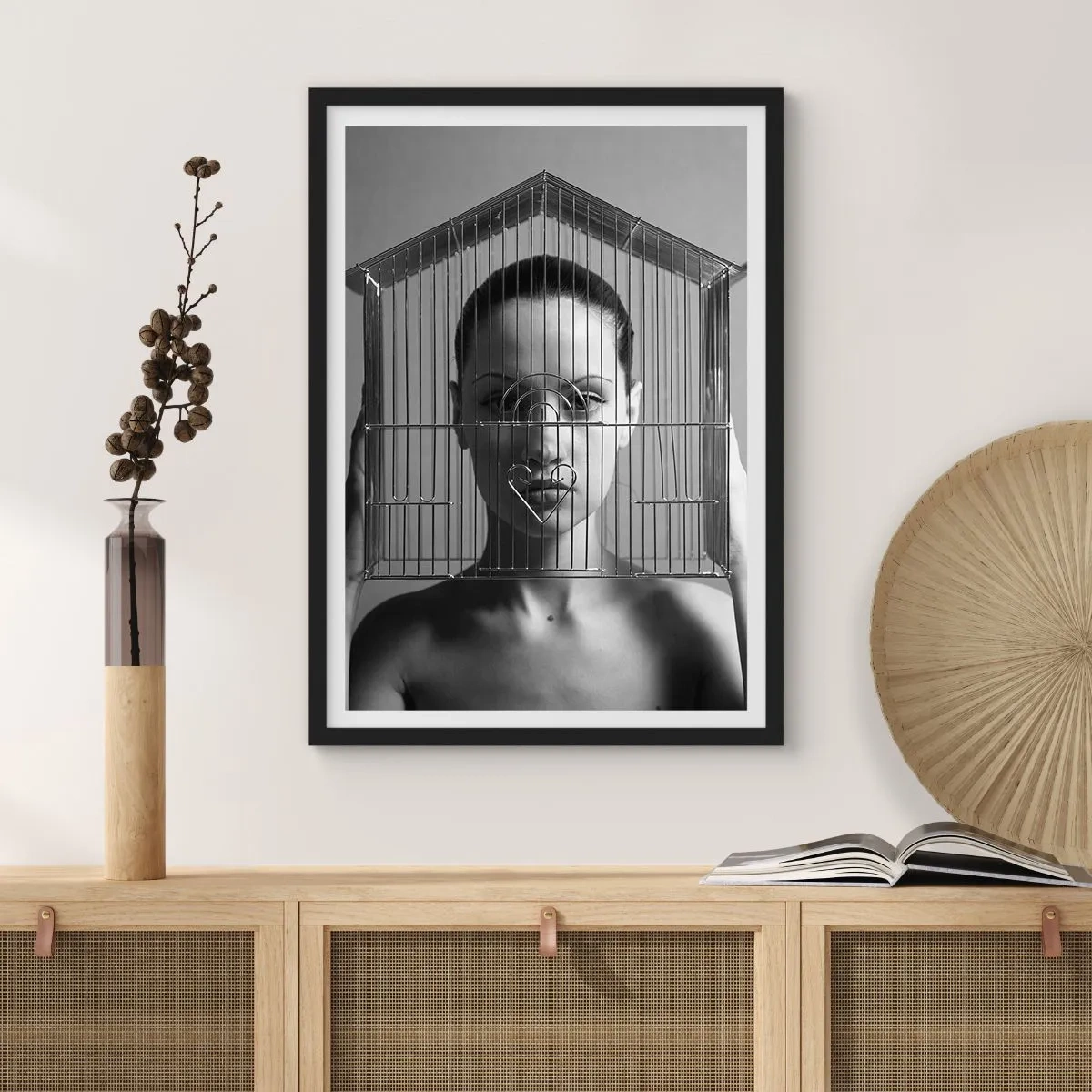 Póster en marco negro - Un retrato algo surrealista - 40x50 cm