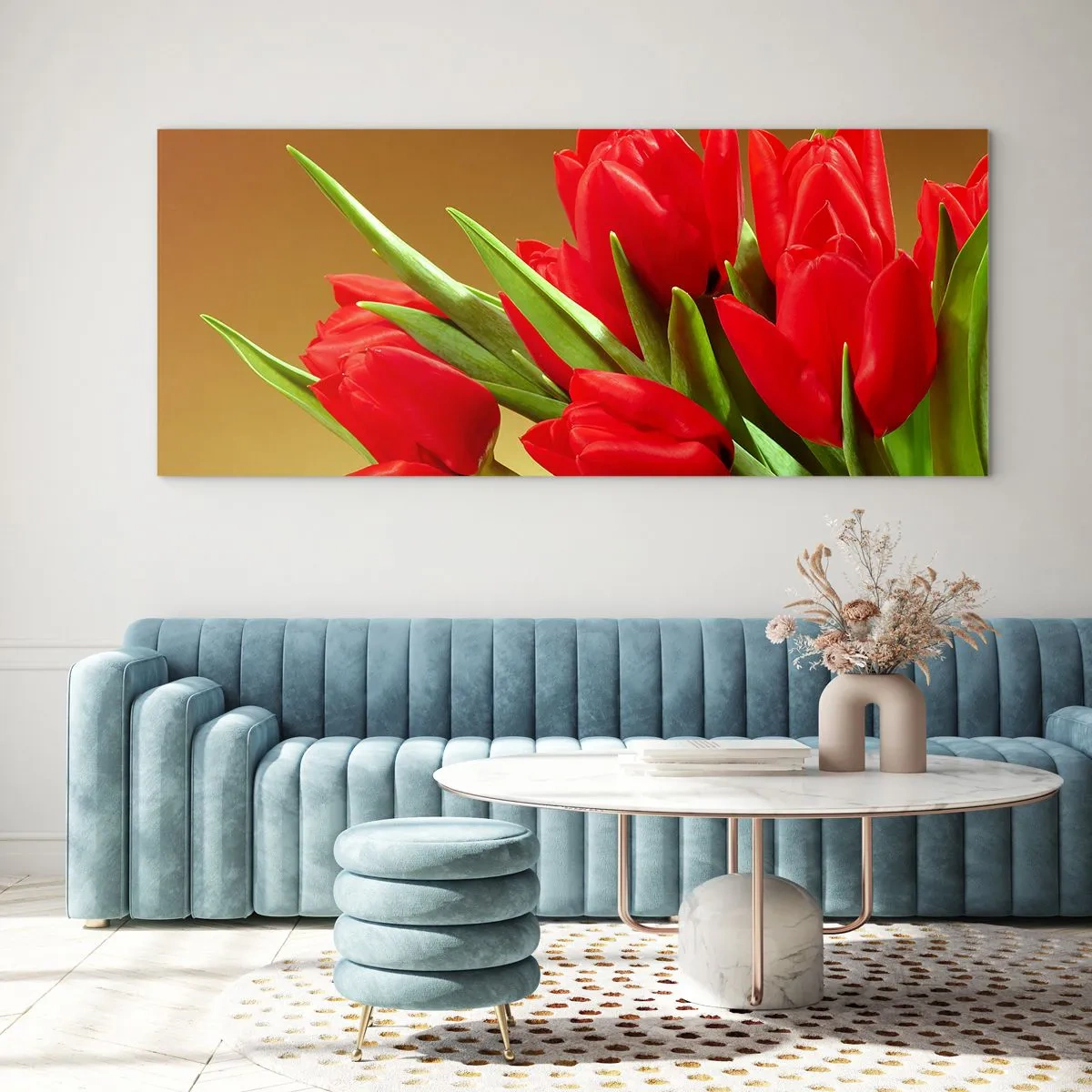 Cuadro sobre vidrio - Impresiones sobre Vidrio - Un ramo de tulipanes rojos sobre un fondo dorado con hojas verdes. - 120x50cm - Estallido de alegría primaveral - Decoración de pared moderna para salón y dormitorio ARTTOR