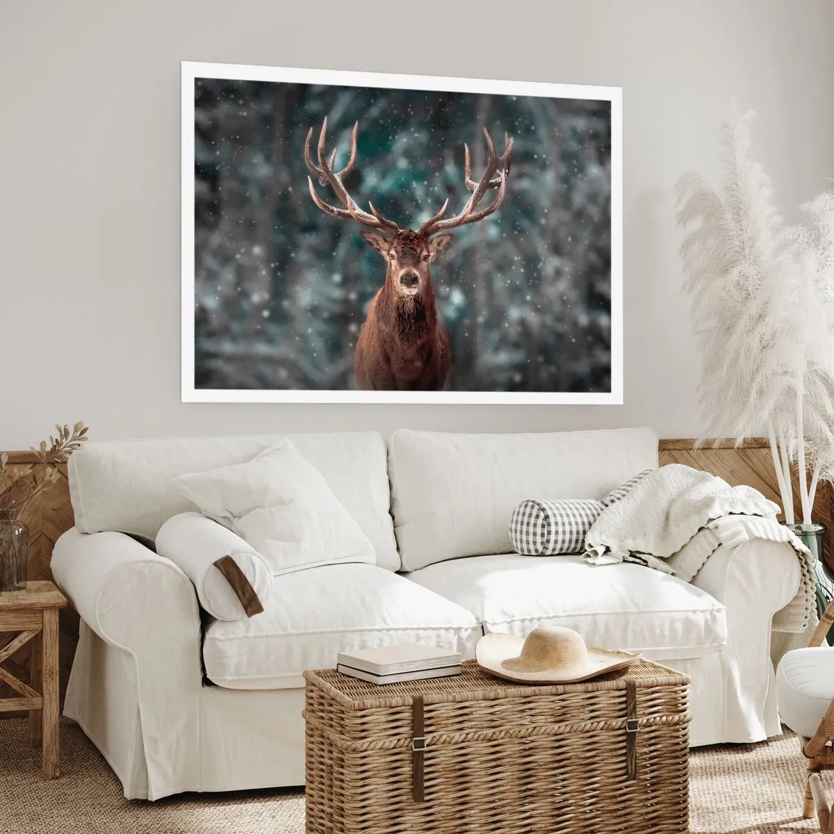 Póster - Ciervos en un bosque invernal con nieve cayendo - 100x70cm - Coronado rey del bosque - Decoración de pared moderna para salón y dormitorio ARTTOR
