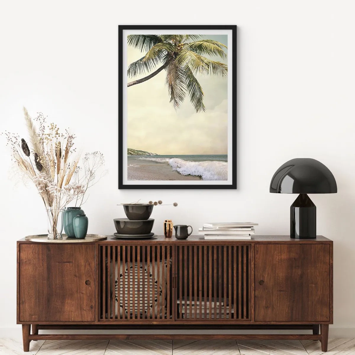 Póster en marco negro - Una palmera frente al mar - 50x70cm - Sueño tropical - Decoración de pared moderna para salón y dormitorio ARTTOR