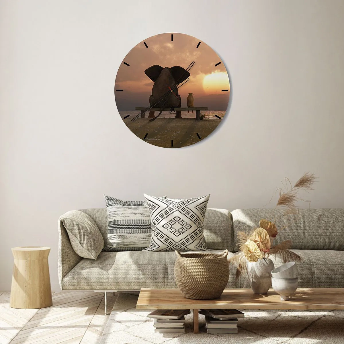 Reloj de pared - Reloj de vidrio - Un elefante y un perro se sientan en un banco al atardecer junto al mar. - 30x30cm - Es bueno estar en silencio juntos - Decoración de pared moderna para salón, cocina y dormitorio ARTTOR