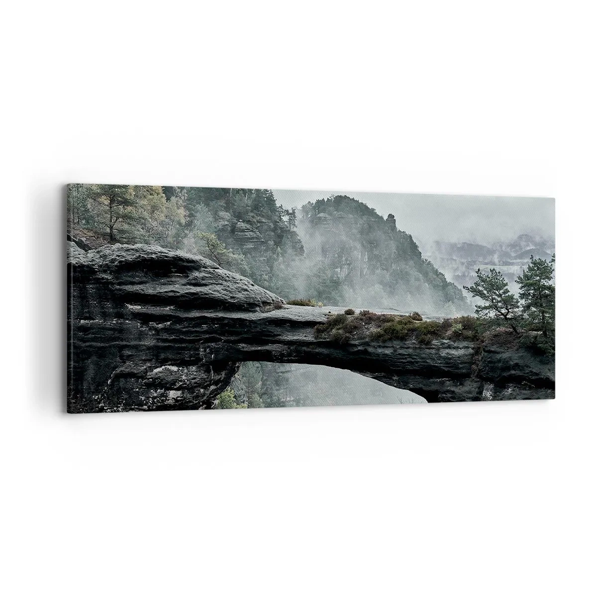 Cuadro sobre lienzo - Impresión de Imagen - Un arco de piedra rodeado de montañas brumosas y bosques. - 120x50cm - La aventura está a punto de comenzar - Decoración de pared moderna para salón y dormitorio ARTTOR