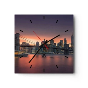 Reloj de pared - Reloj de vidrio - Panorama nocturno de la ciudad con un puente y un cielo iluminado. - 30x30cm - Ahogado en el silencio lila - Decoración de pared moderna para salón y dormitorio ARTTOR