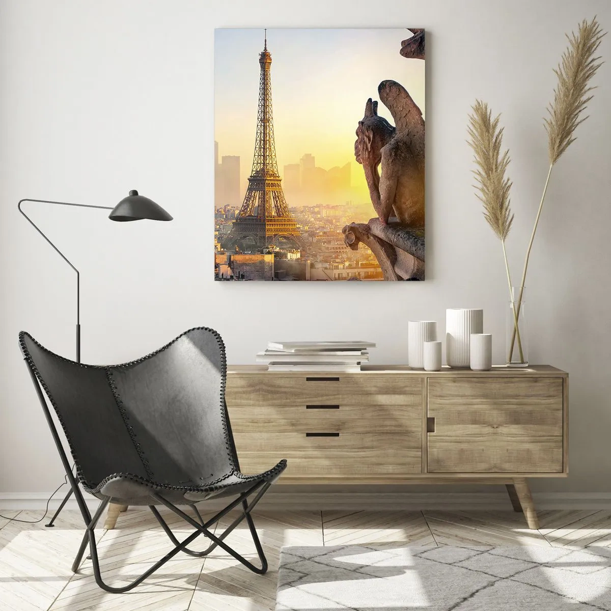 Cuadro sobre vidrio - Impresiones sobre Vidrio - La Torre Eiffel en la niebla matutina, con vistas a París y esculturas góticas. - 50x70cm - Ha cambiado tanto la ciudad... - Decoración de pared moderna para salón y dormitorio ARTTOR