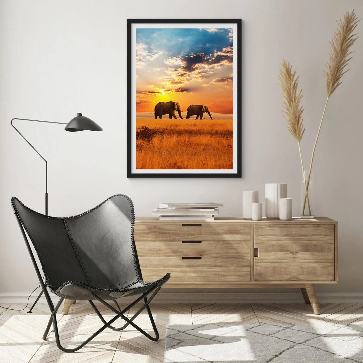 Póster en marco negro - Elefantes caminando bajo el resplandor del sol poniente - 50x70cm - Un paseo en familia - Decoración de pared moderna para salón y dormitorio ARTTOR