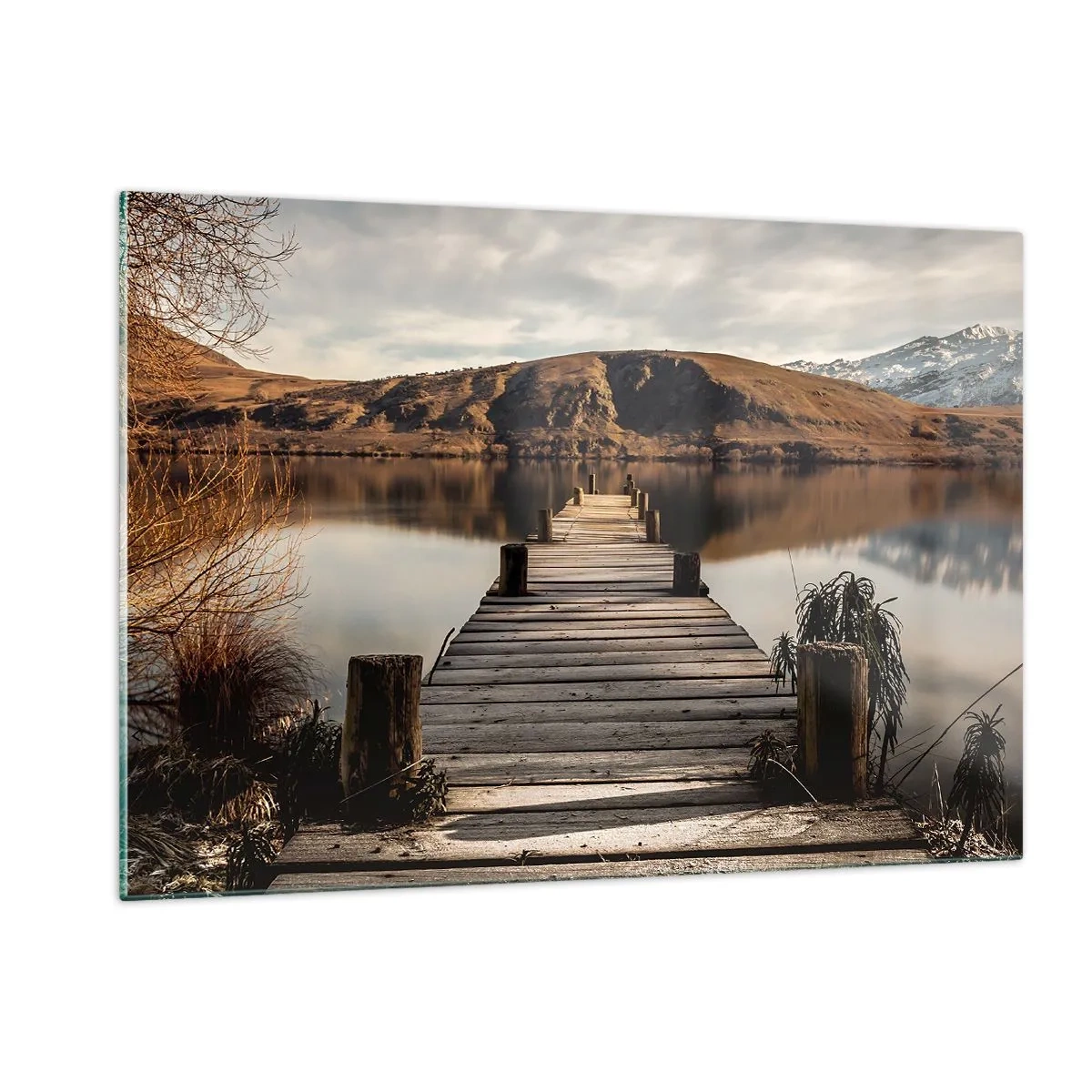 Cuadro sobre vidrio - Impresiones sobre Vidrio - Un embarcadero de madera sobre un lago con vistas a las montañas al fondo. - 120x80cm - Un paisaje en silencio - Decoración de pared moderna para salón y dormitorio ARTTOR