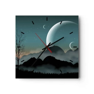 Reloj de pared - Reloj de vidrio - Montañas brumosas con la luna y un árbol solitario. - 30x30cm - Un carnaval de noche estrellada - Decoración de pared moderna para salón y dormitorio ARTTOR
