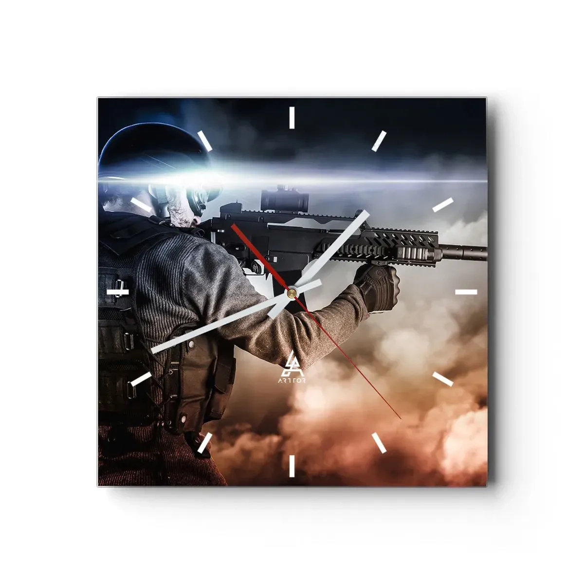 Reloj de pared - Reloj de vidrio - Un soldado en acción con un rifle contra un fondo de nubes y luz. - 30x30cm - Luchador - Decoración de pared moderna para salón y dormitorio ARTTOR