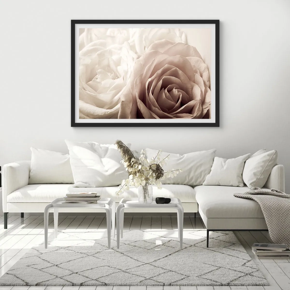 Póster en marco negro - En el corazón de una rosa - 50x40 cm