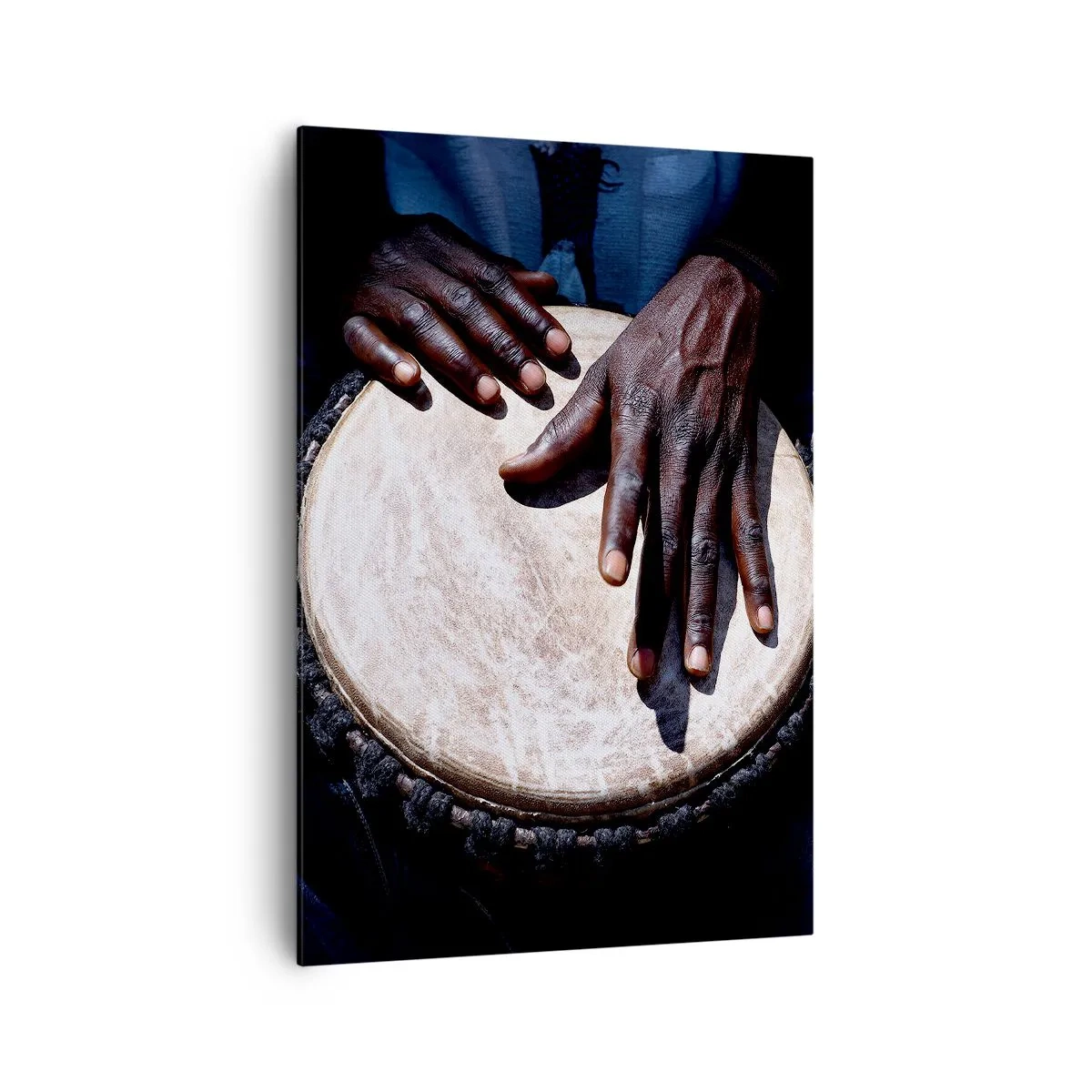 Cuadro sobre lienzo - Impresión de Imagen - Manos tocando un tambor djembé en una composición dinámica - 70x100cm - Vive a tu ritmo - Decoración de pared moderna para salón y dormitorio ARTTOR