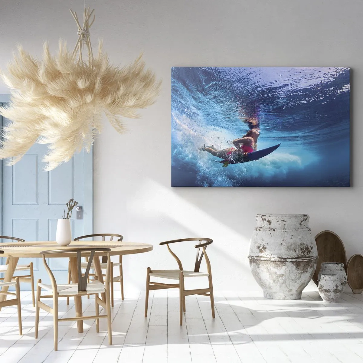 Cuadro sobre lienzo - Impresión de Imagen - Un surfista bajo el agua en una composición dinámica en tonos azules. - 120x80cm - La profundidad de la alegría - Decoración de pared moderna para salón y dormitorio ARTTOR