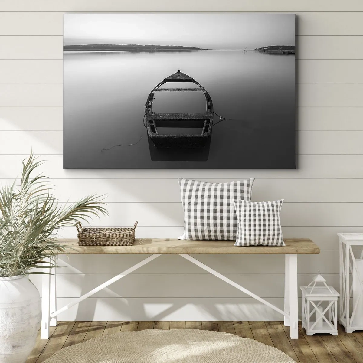Cuadro sobre lienzo - Impresión de Imagen - Un barco solitario en un lago tranquilo en tonos blanco y negro. - 70x50cm - Anhelo y melancolía - Decoración de pared moderna para salón y dormitorio ARTTOR