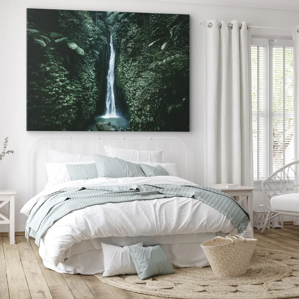Cuadro sobre lienzo - Impresión de Imagen - Una cascada rodeada de densa vegetación tropical. - 70x50cm - Balneario tropical - Decoración de pared moderna para salón y dormitorio ARTTOR