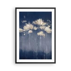 Póster en marco negro - Flores abstractas doradas sobre un fondo azul marino intenso - 50x70cm - Como pétalos al viento - Decoración de pared moderna para salón y dormitorio ARTTOR