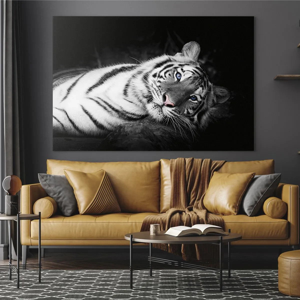 Cuadro sobre vidrio - Impresiones sobre Vidrio - Un tigre blanco con ojos azules en un entorno en blanco y negro. - 70x50cm - Salvaje y tranquilo - Decoración de pared moderna para salón y dormitorio ARTTOR