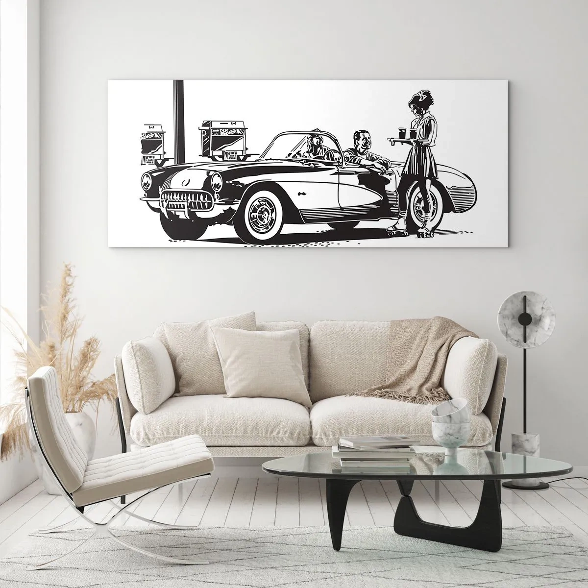 Cuadro sobre vidrio - Impresiones sobre Vidrio - Una escena retro en blanco y negro con un coche y una camarera en patines. - 160x50cm - Años 60 - la América despreocupada - Decoración de pared moderna para salón y dormitorio ARTTOR