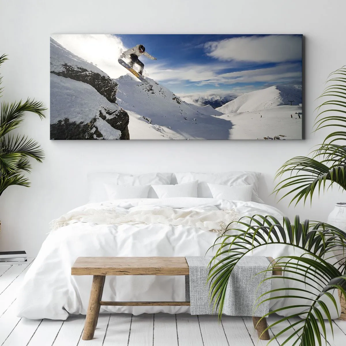 Cuadro sobre lienzo - Impresión de Imagen - Un snowboarder salta desde un acantilado con montañas cubiertas de nieve al fondo. - 120x50cm - Libertad sin fronteras - Decoración de pared moderna para salón y dormitorio ARTTOR