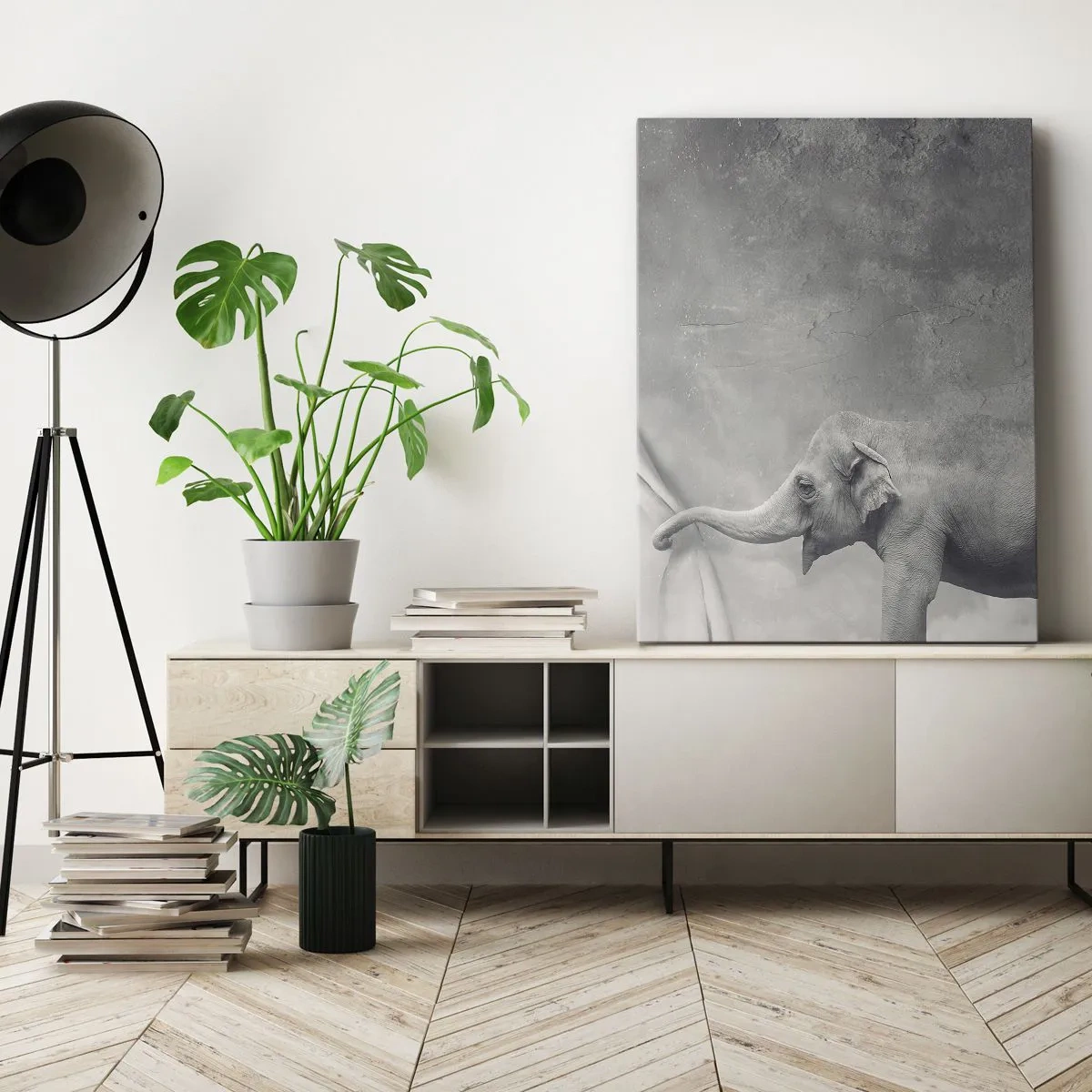 Cuadro sobre lienzo - Impresión de Imagen - Un elefante abriendo la cortina en una toma surrealista en blanco y negro. - 80x120cm - Revelar el misterio - Decoración de pared moderna para salón y dormitorio ARTTOR