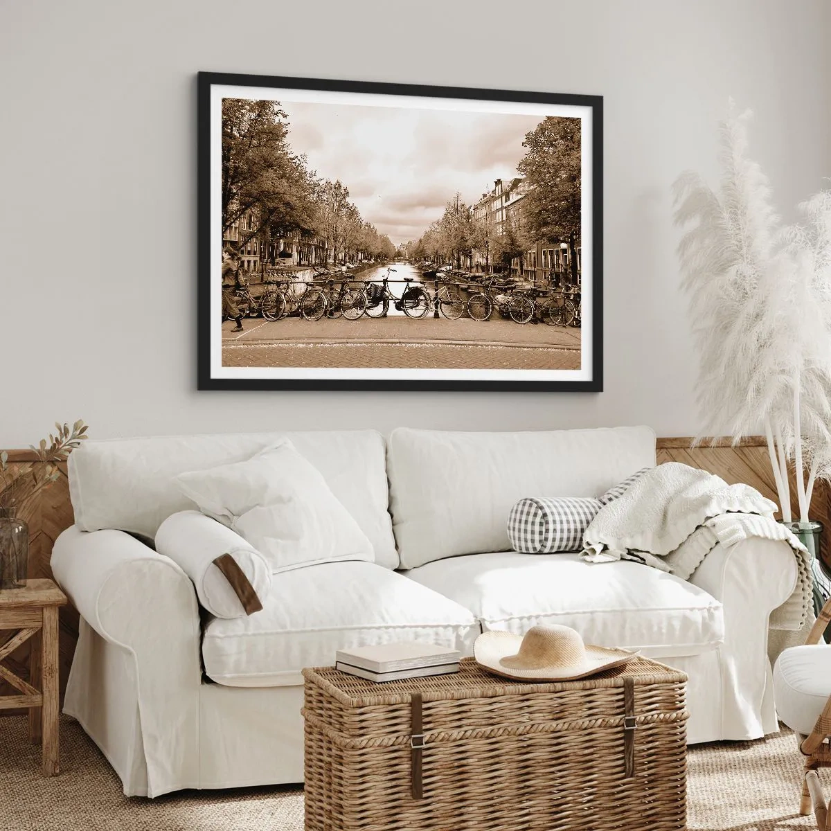 Póster en marco negro - Puente para bicicletas sobre el canal en sepia - 100x70cm - Holanda solo hay una - Decoración de pared moderna para salón y dormitorio ARTTOR
