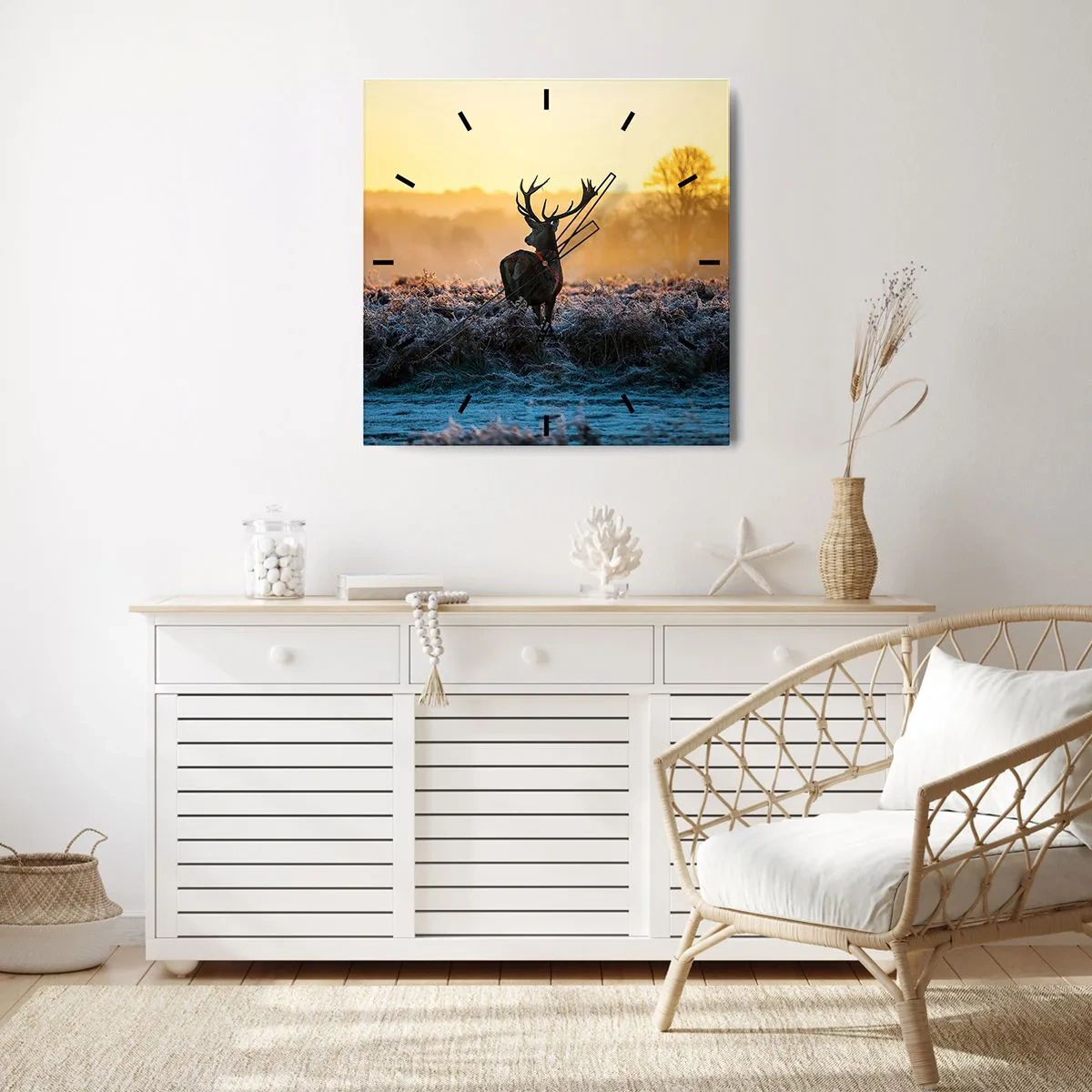Reloj de pared - Reloj de vidrio - Un ciervo en un claro helado al amanecer. - 30x30cm - Coronado en sus propios dominios - Decoración de pared moderna para salón y dormitorio ARTTOR