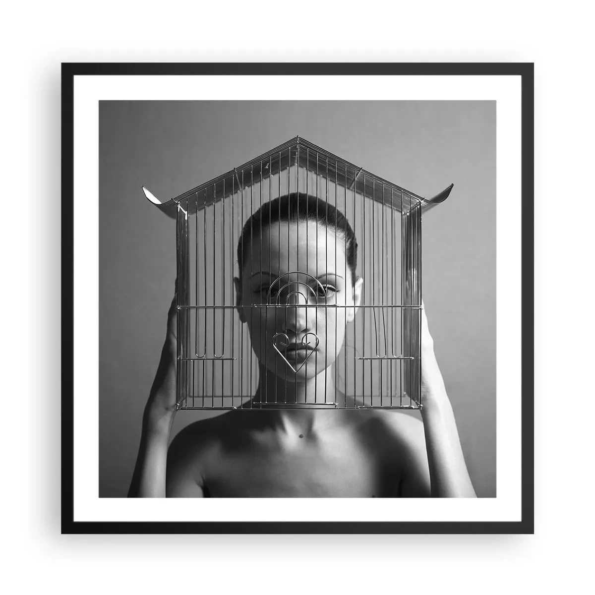 Póster en marco negro - Un retrato algo surrealista - 60x60 cm