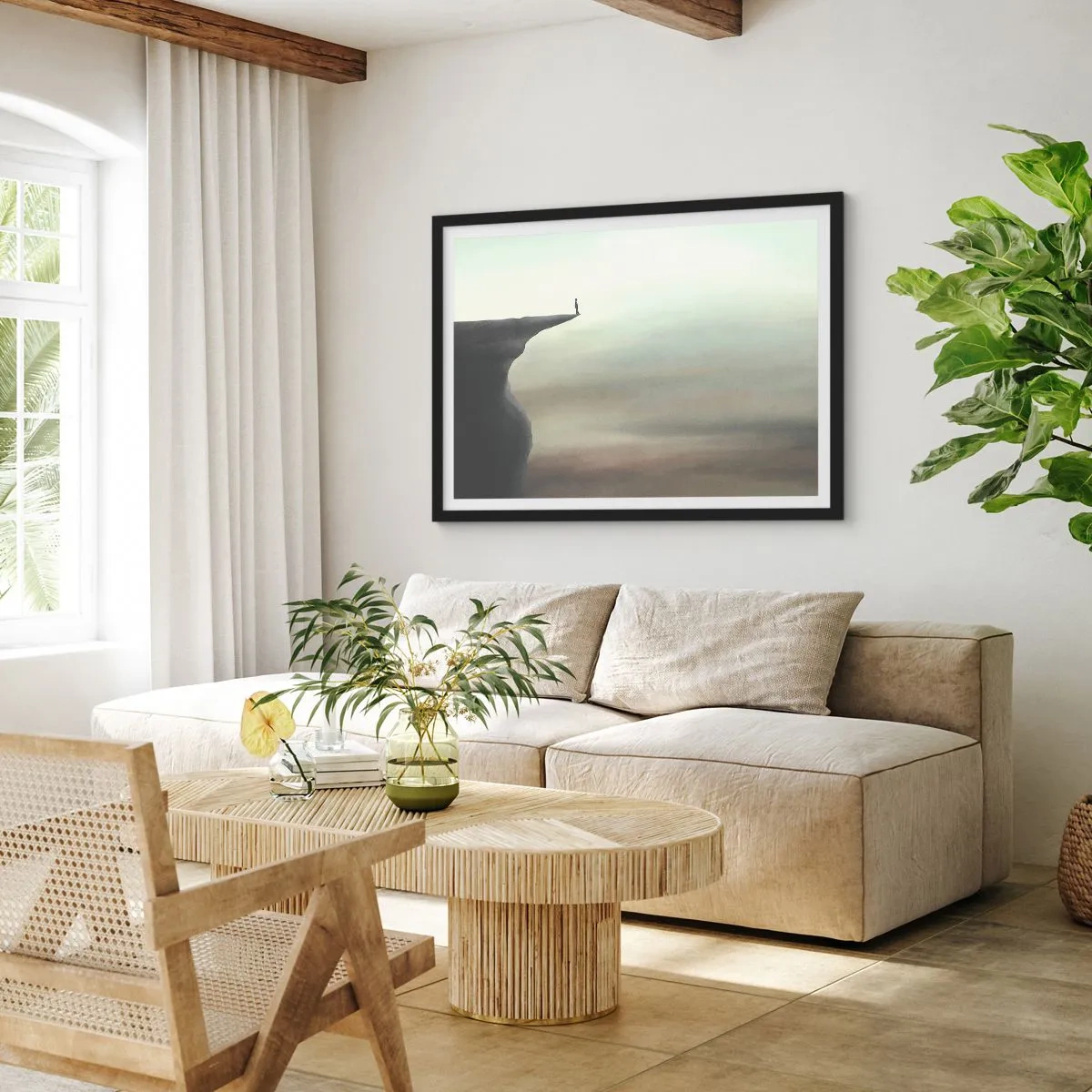 Póster en marco negro - Silueta de una figura en el borde de un acantilado en un paisaje brumoso - 100x70cm - Hacia arriba, ¡por supuesto! - Decoración de pared moderna para salón y dormitorio ARTTOR