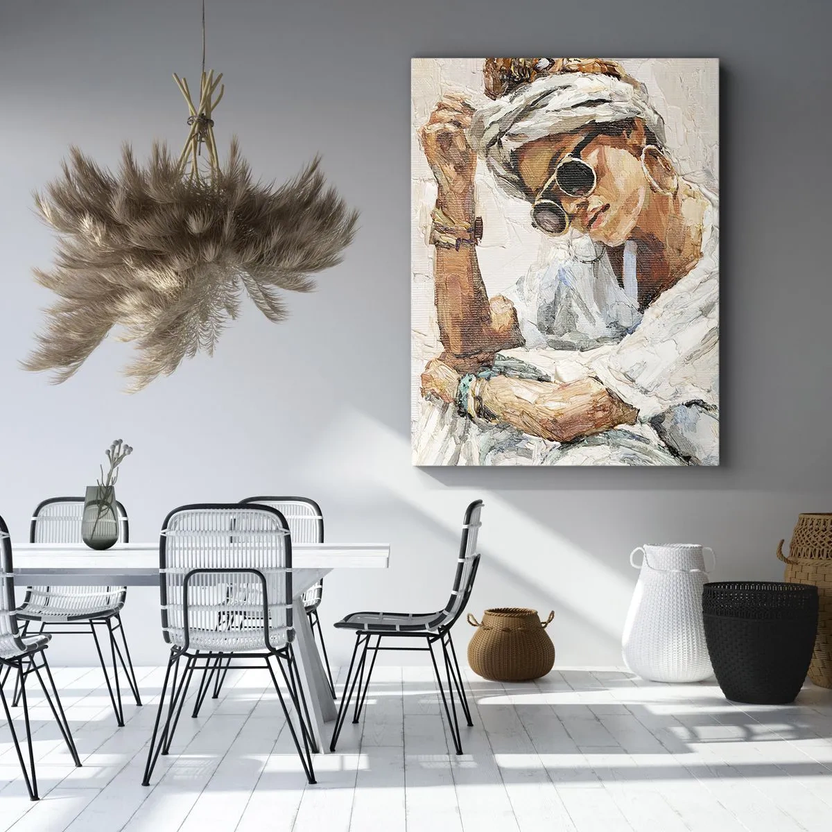 Cuadro sobre lienzo - Impresión de Imagen - Retrato de una mujer con gafas de sol contra una pared clara. - 70x100cm - Retrato a pleno sol - Decoración de pared moderna para salón y dormitorio ARTTOR