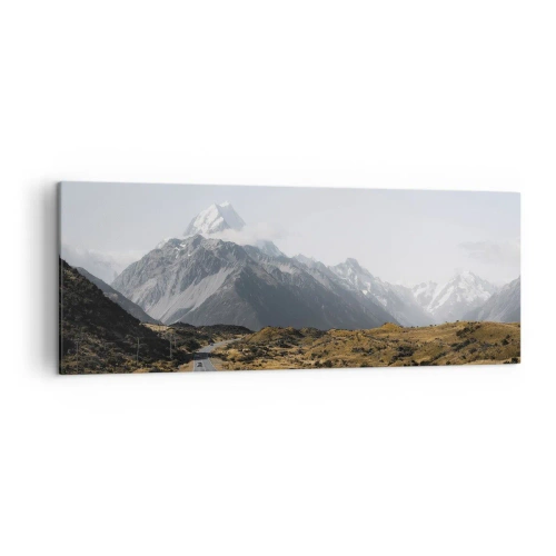 Cuadro sobre lienzo - Impresión de Imagen - Un camino en las montañas rodeado de un paisaje pintoresco. - 140x50cm - El camino al corazón de las montañas - Decoración de pared moderna para salón y dormitorio ARTTOR