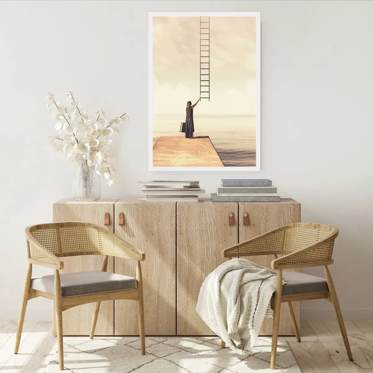Póster - Una mujer en un muelle alcanzando una escalera que conduce al cielo. - 50x70cm - Un viaje mágico - Decoración de pared moderna para salón y dormitorio ARTTOR