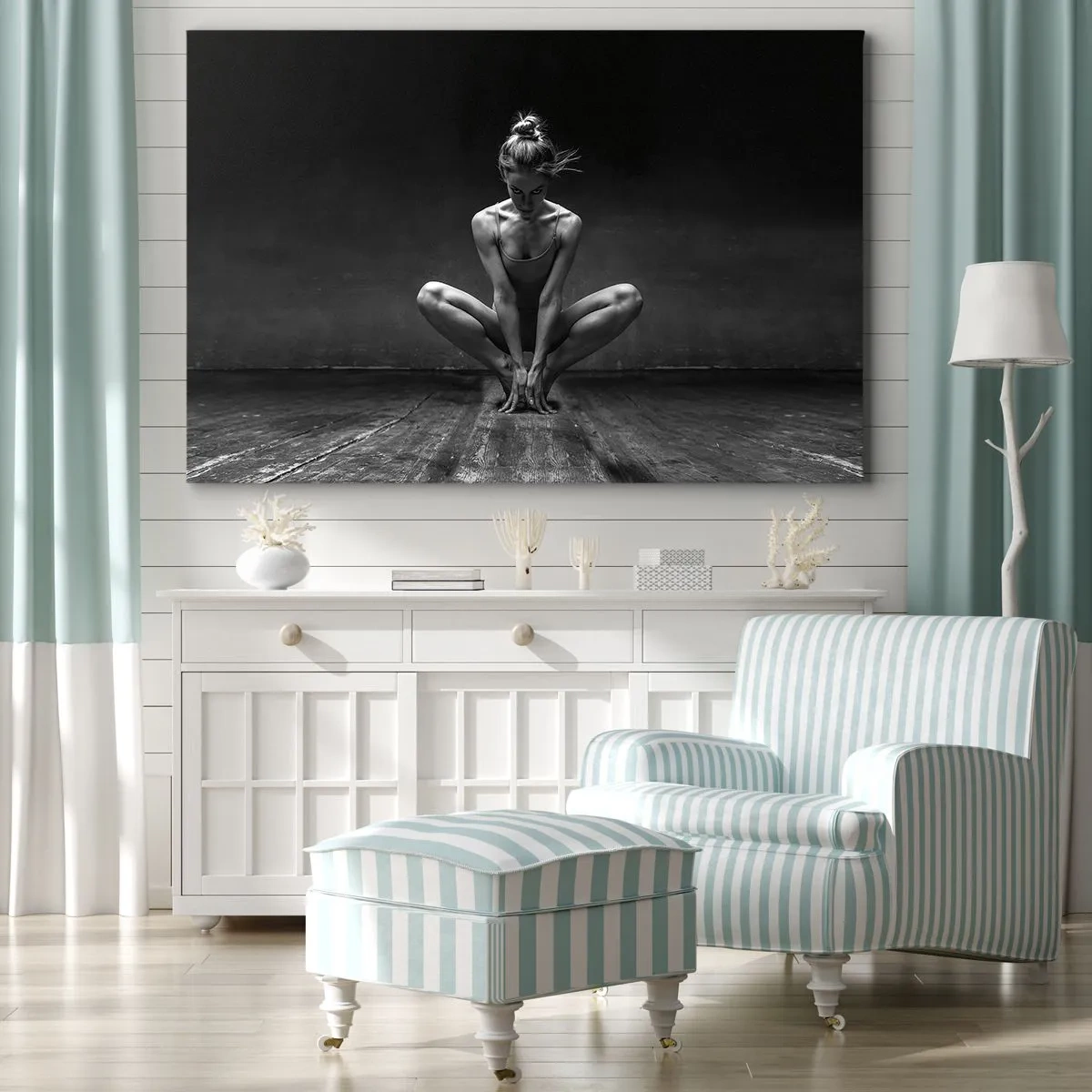 Cuadro sobre lienzo - Impresión de Imagen - Un retrato en blanco y negro de una bailarina en plena concentración. - 70x50cm - Concentración de energía del baile - Decoración de pared moderna para salón y dormitorio ARTTOR
