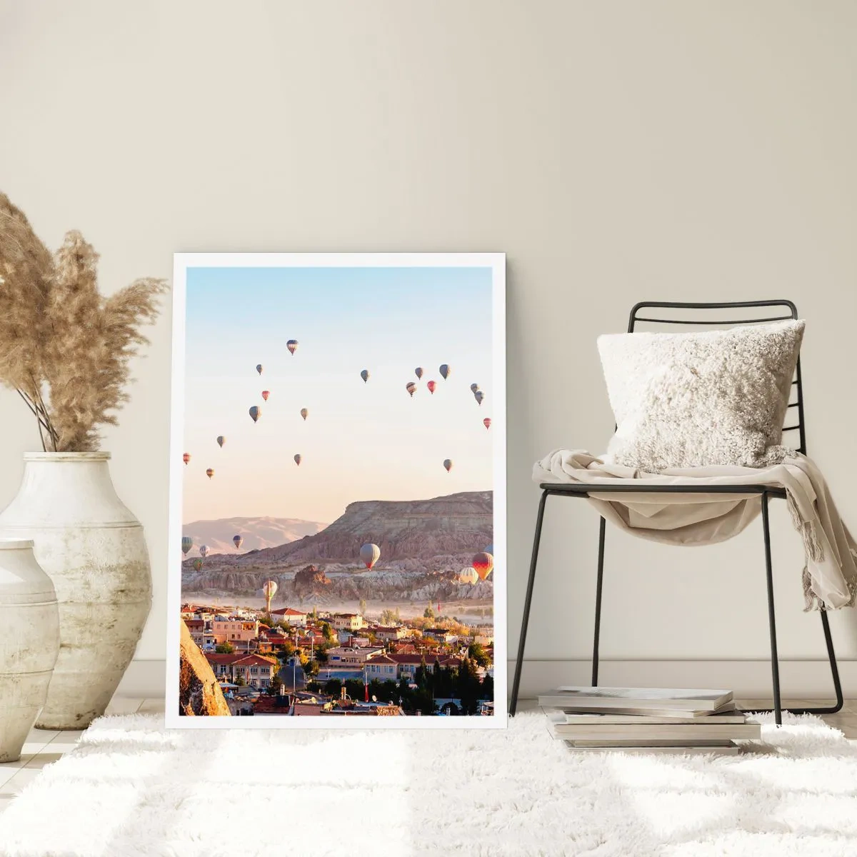 Póster - Globos flotando sobre Capadocia al amanecer - 50x70cm - Surcando los cielos - Decoración de pared moderna para salón y dormitorio ARTTOR