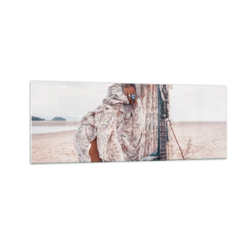 Cuadro sobre vidrio - Impresiones sobre Vidrio - Mujer de estilo boho con guitarra en la playa - 140x50cm - Una flor en el camino - Decoración de pared moderna para salón y dormitorio ARTTOR