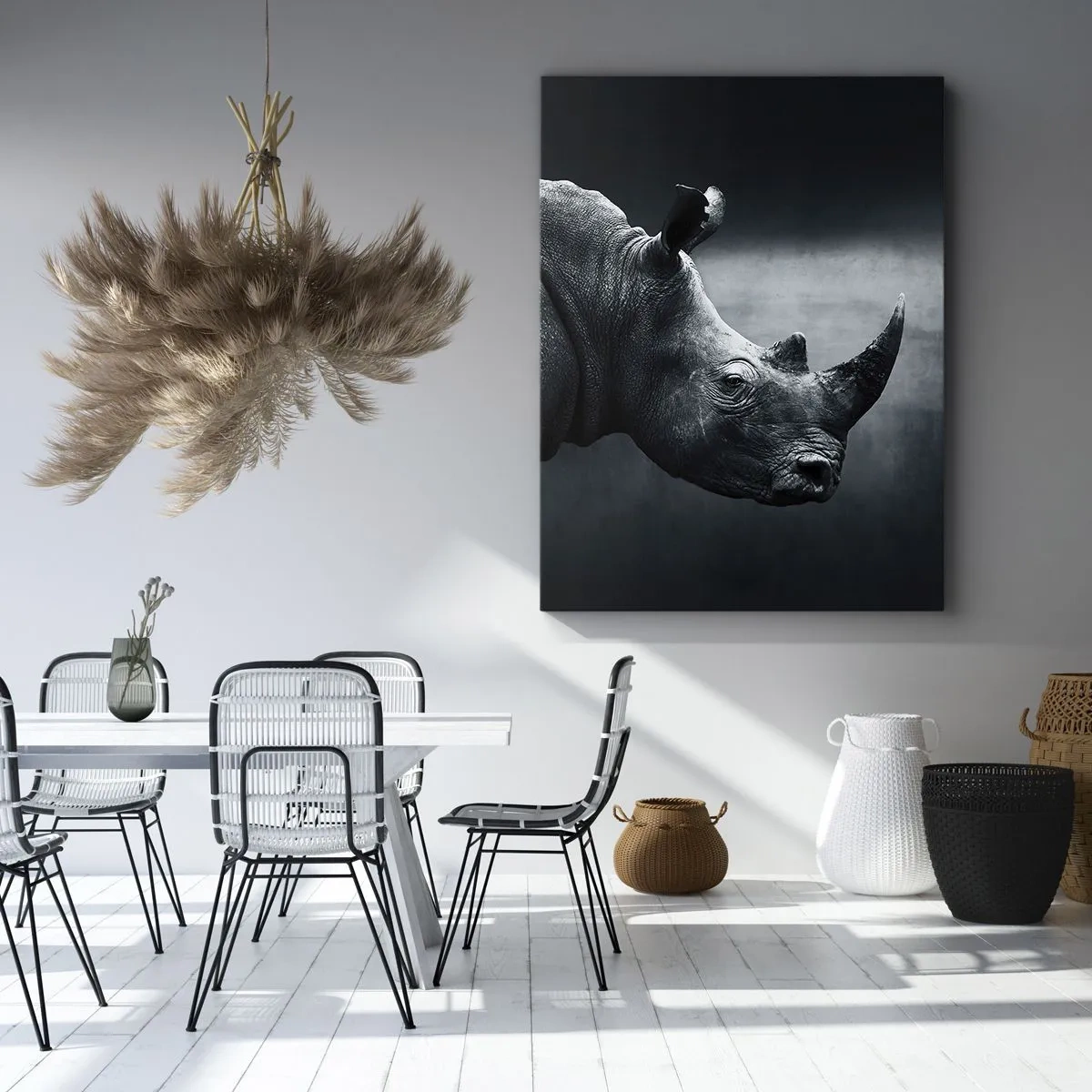 Cuadro sobre lienzo - Impresión de Imagen - Retrato en blanco y negro de un rinoceronte sobre un fondo oscuro. - 50x70cm - Perfil derecho - Decoración de pared moderna para salón y dormitorio ARTTOR